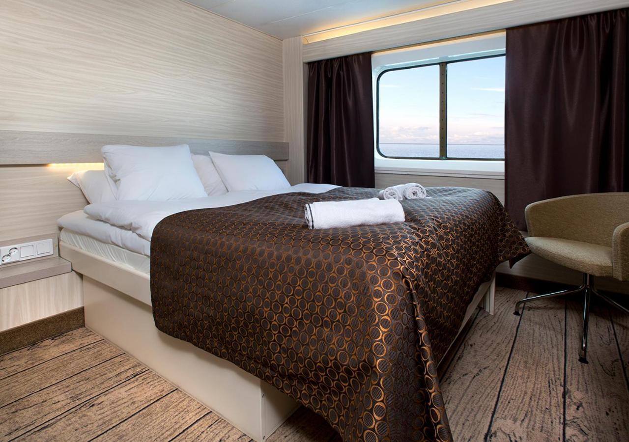 Viking Line Ferry Gabriella - One-Way Journey From Stockholm To Helsinki Hotel Phòng bức ảnh