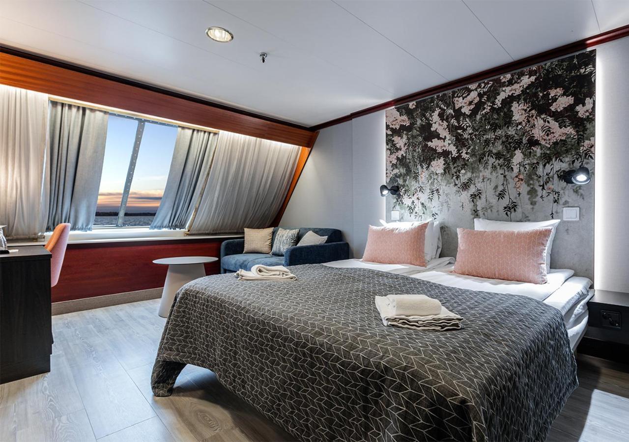 Viking Line Ferry Gabriella - One-Way Journey From Stockholm To Helsinki Hotel Phòng bức ảnh