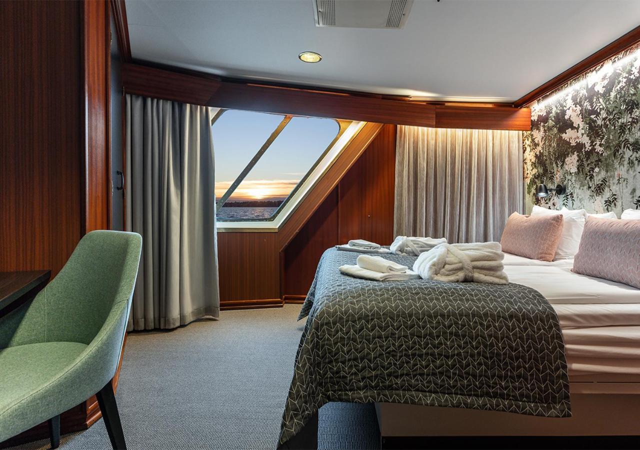 Viking Line Ferry Gabriella - One-Way Journey From Stockholm To Helsinki Hotel Phòng bức ảnh