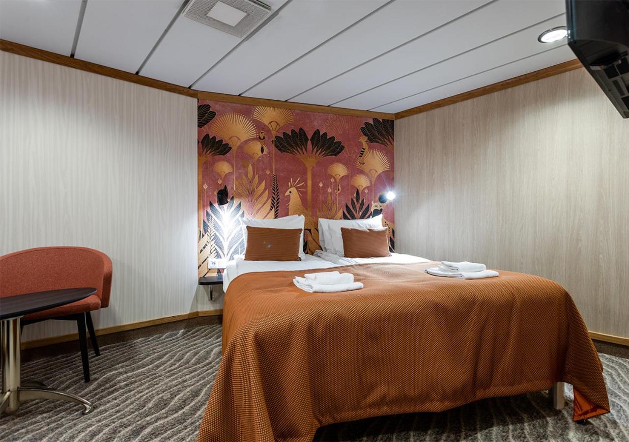 Viking Line Ferry Gabriella - One-Way Journey From Stockholm To Helsinki Hotel Phòng bức ảnh