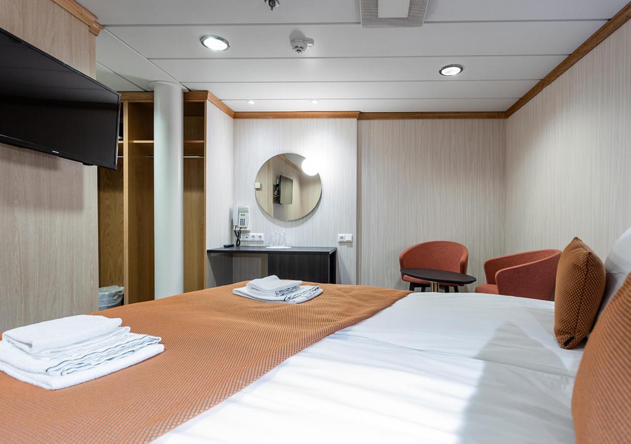 Viking Line Ferry Gabriella - One-Way Journey From Stockholm To Helsinki Hotel Phòng bức ảnh